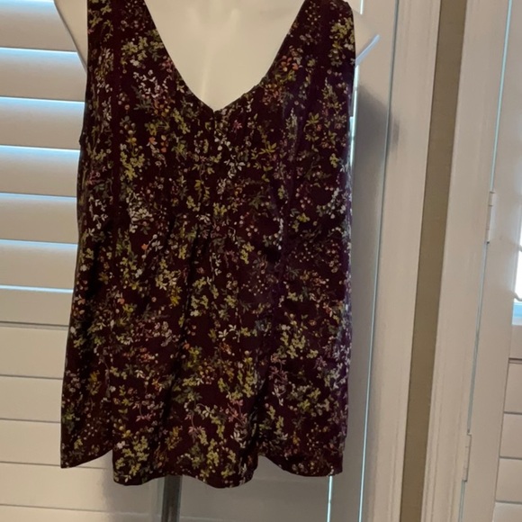 Merona Red Sleeveless Tank Top with V-Neckline - Picture 1 of 7